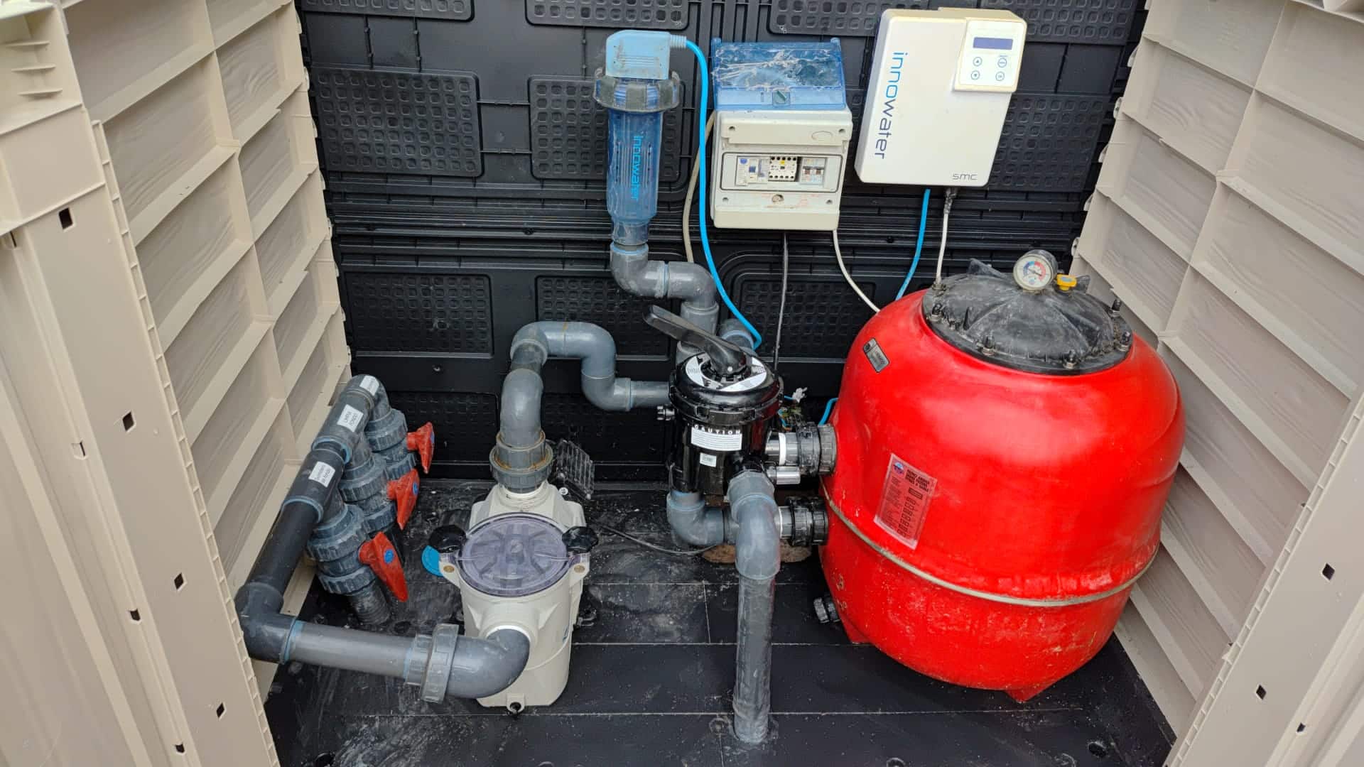 Sistema de filtración piscinas Dorian